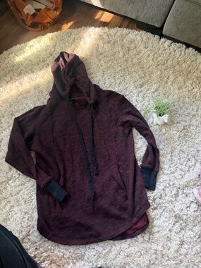 Mossimo Supply Co. burgundy pullover hoodie with a drawstring hood, kangaroo poc